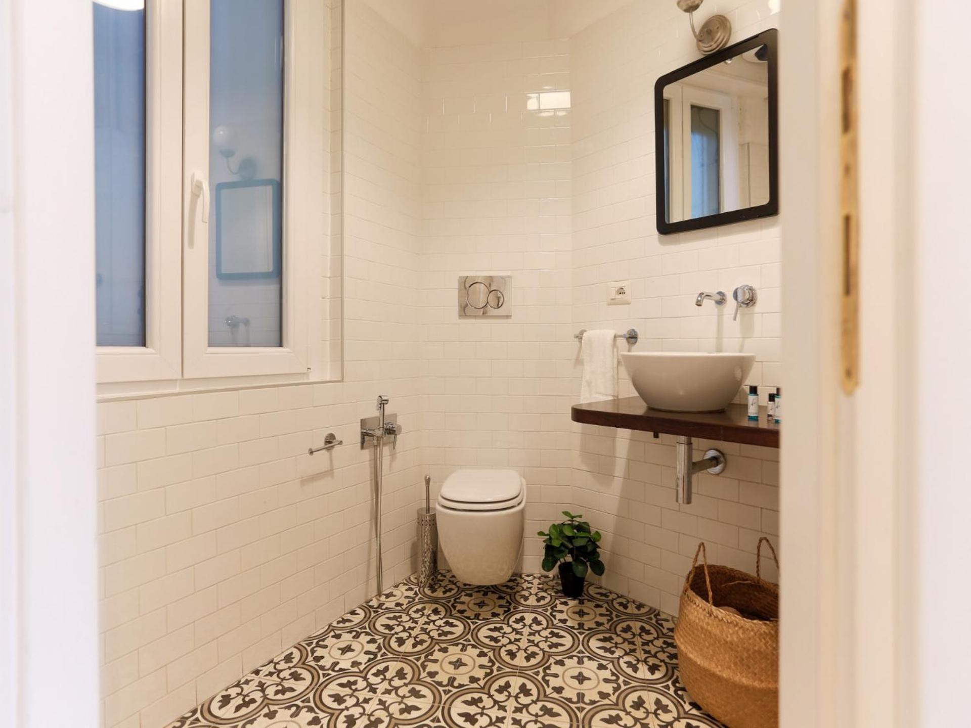 The Rent - Modern Two-bedroom In Porta Romana Apartment *